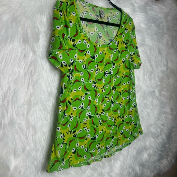 LuLaRoe Classic Tee Shirt Disney MUPPETS Kermit the Frog Size Large - Picture 2 of 5